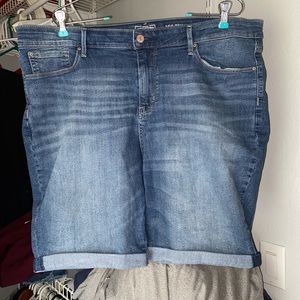 NWOT Levi Strauss Women’s Plus - Bermuda Shorts